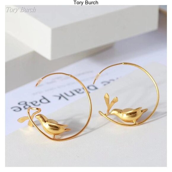 Tory Burch matte gold earrings - Picture 5 of 5